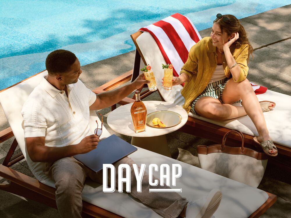 FY26_Angel'sEnvy_PeachSmash_Daycap_Poolside